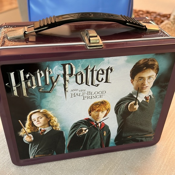 Harry Potter and the Half Blood Prince Metal Lunchbox with packaged thermos  NEW - Picture 12 of 12